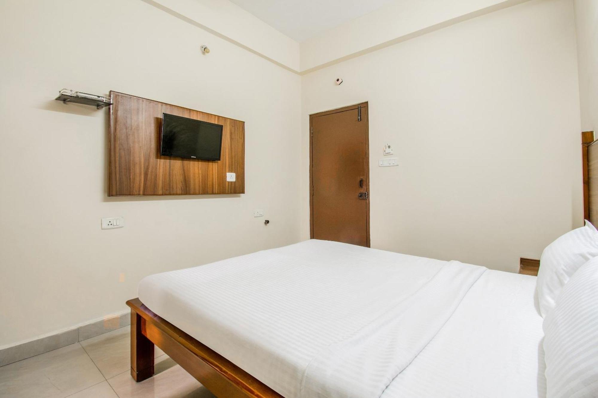 Hotel O Ssg Residency Visakhapatnam Exteriör bild
